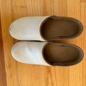 Dansko Women's Perfed Pro Clog Size 39